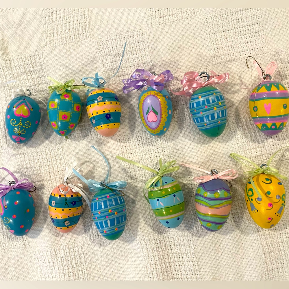 Vintage wooden Easter egg ornaments set‎